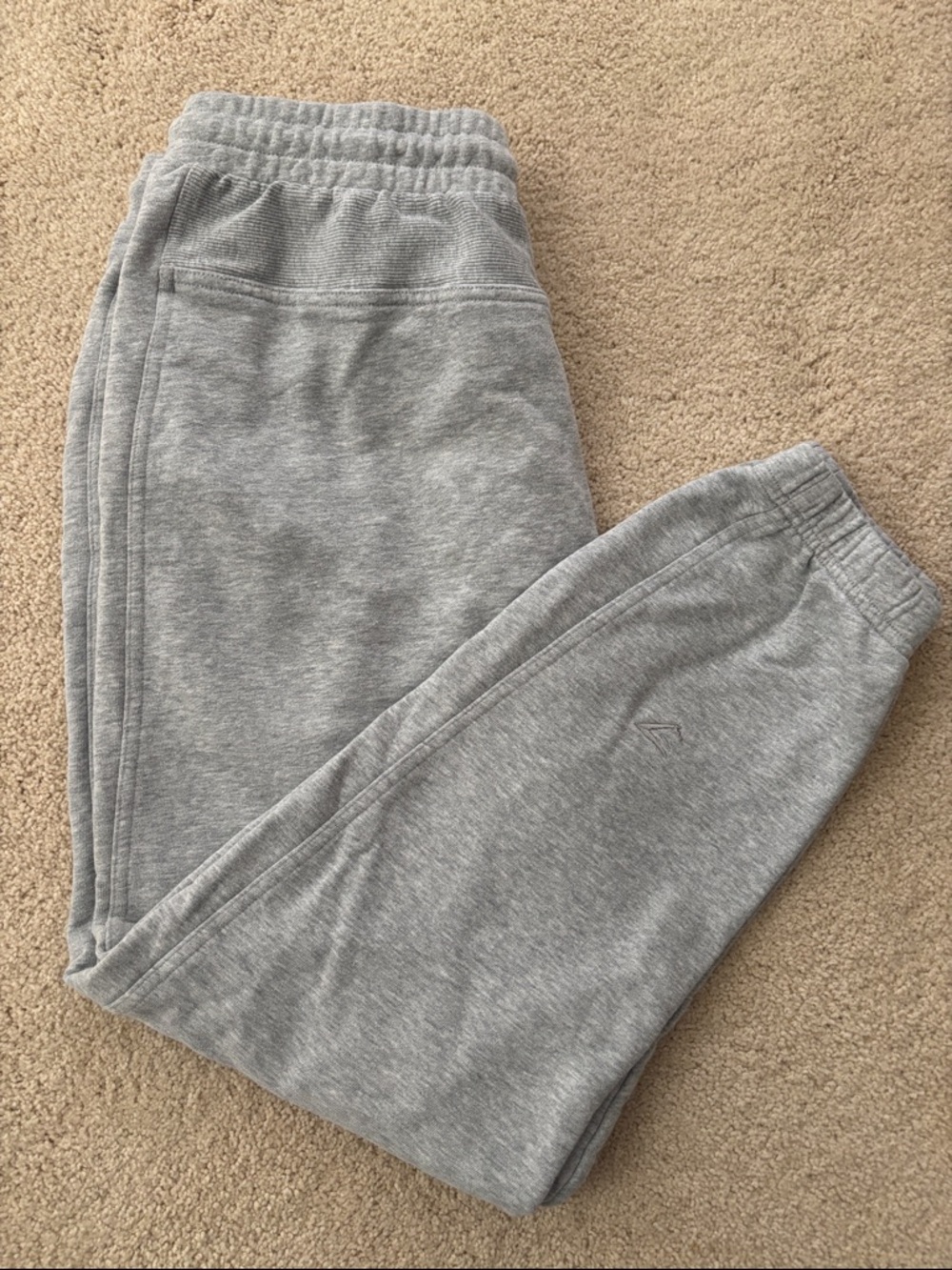 Gymshark Men’s Light Gray Joggers Sweatpants Size Large Short 25” Inseam